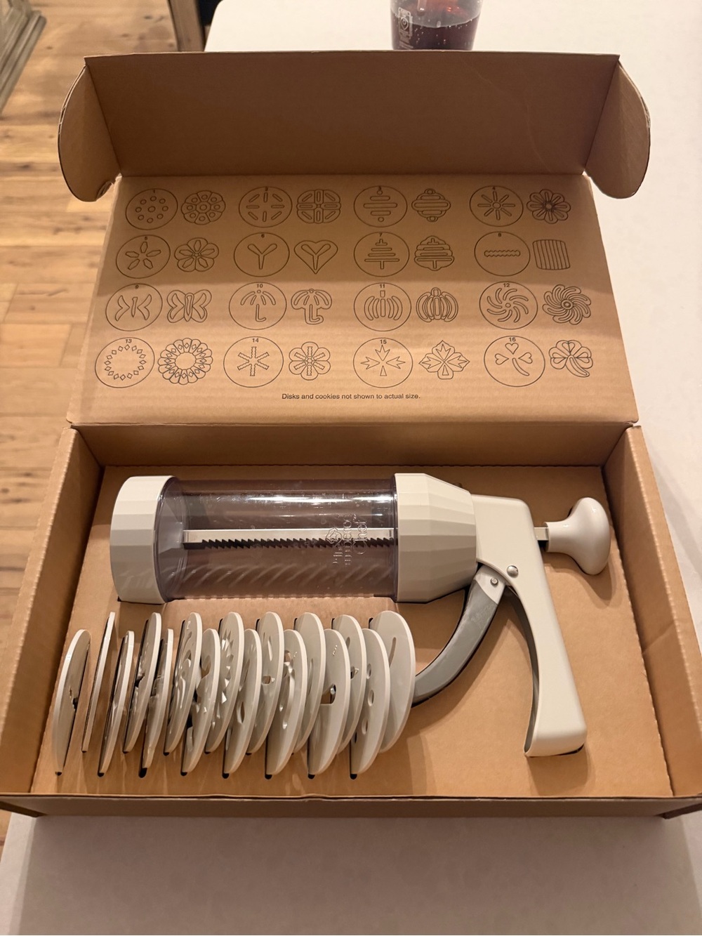Pampered Chef Cookie Press & Disc Set - White